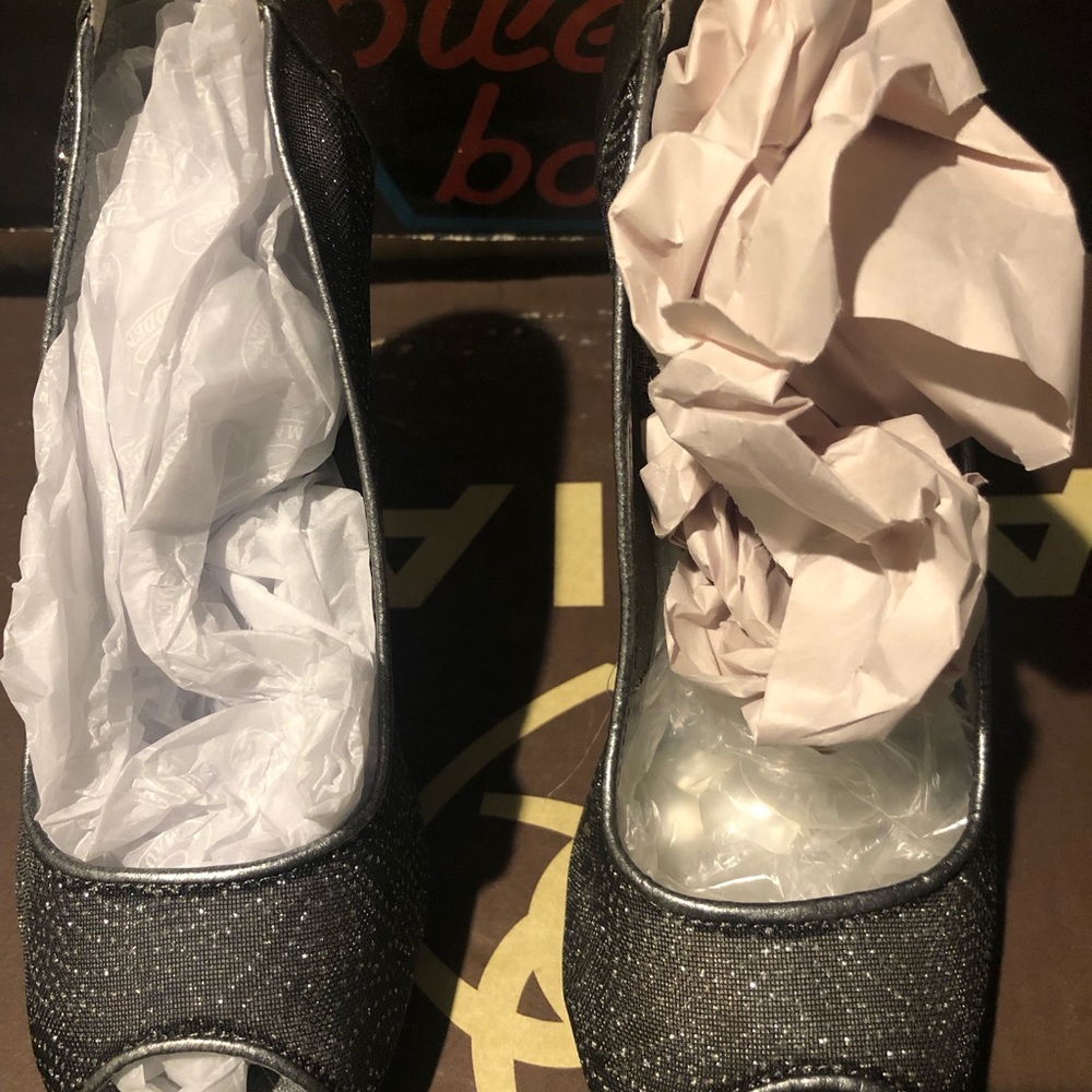 style and Co. size 6 1/2 only worn once silver glitter heels. - Picture 3 of 12